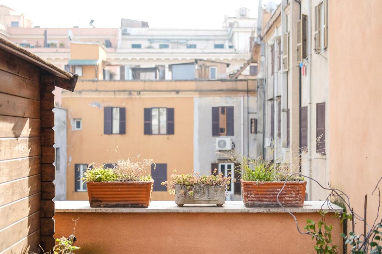 Spacious Apartment With Big Terrace At Colosseum Róma Kültér fotó