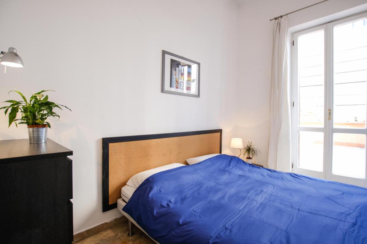 Spacious Apartment With Big Terrace At Colosseum Róma Kültér fotó