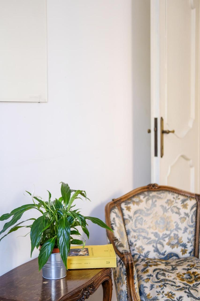 Spacious Apartment With Big Terrace At Colosseum Róma Kültér fotó