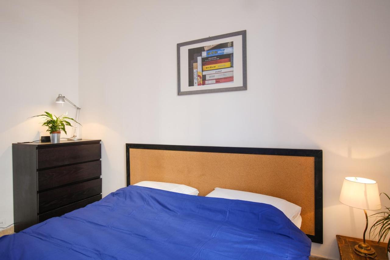 Spacious Apartment With Big Terrace At Colosseum Róma Kültér fotó